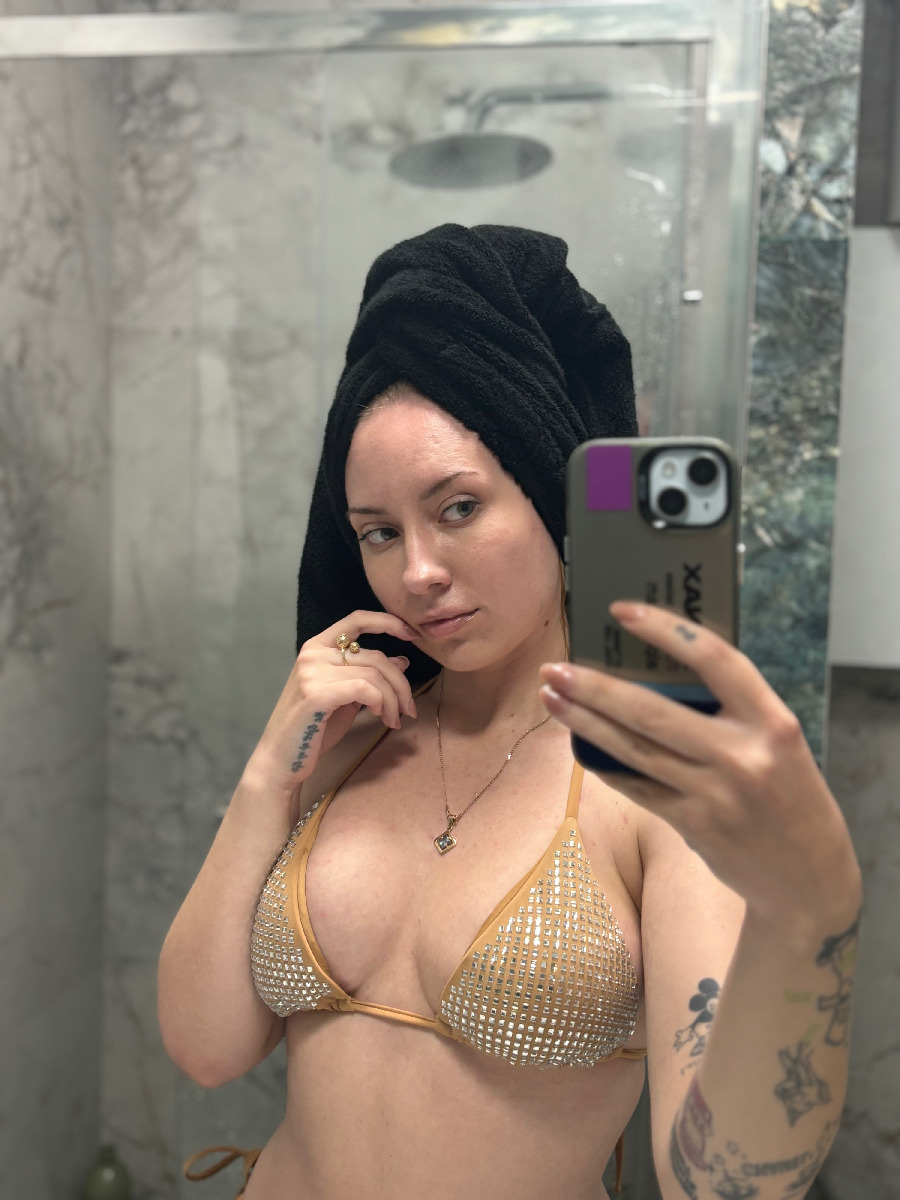 Nude girl KateV in Thimphu