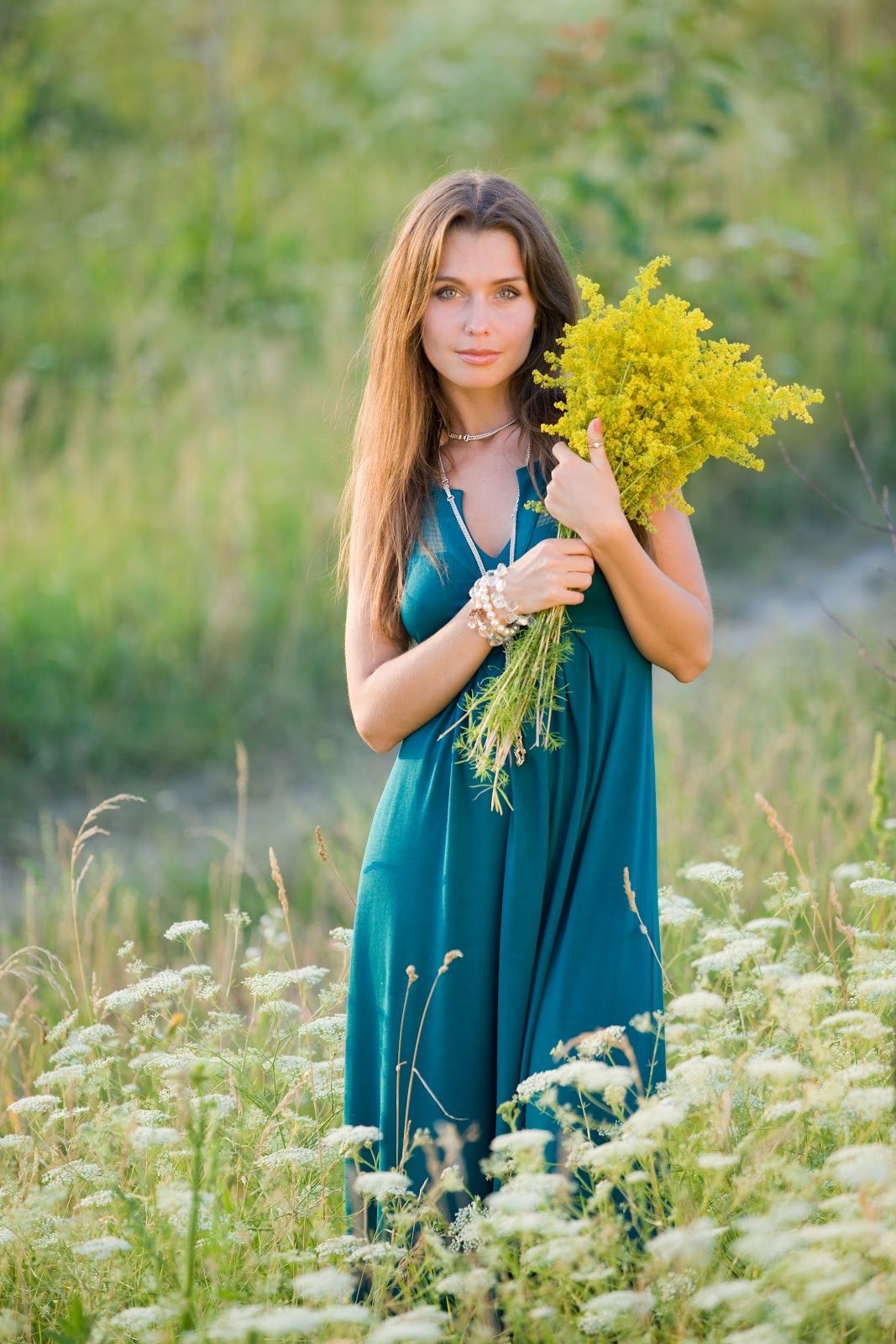 Slavic women in Thimphu
