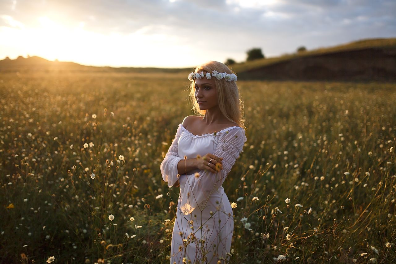 Girls in Slavic costumes in Thimphu