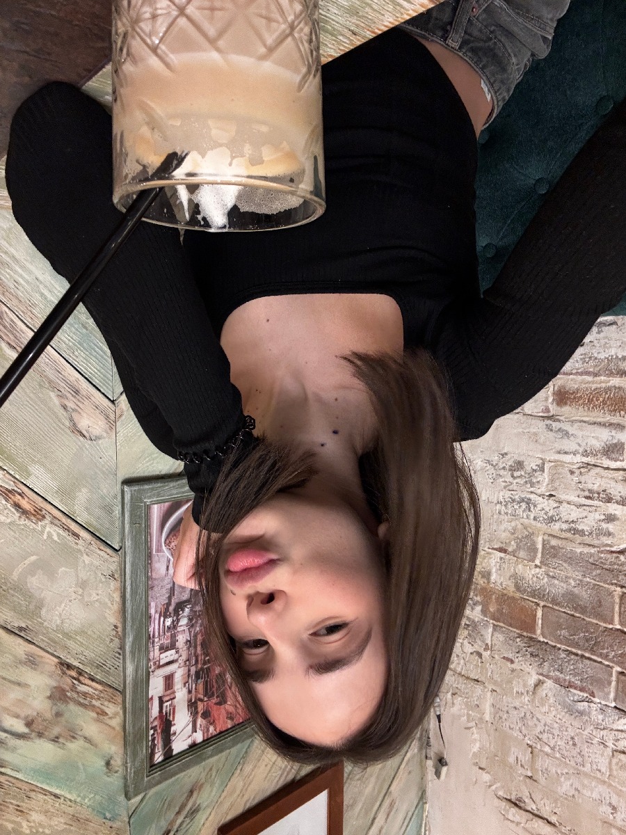 Fresh photos, fresh mood — Tina online in Thimphu